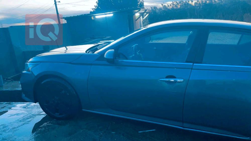 نيسان ألتيما